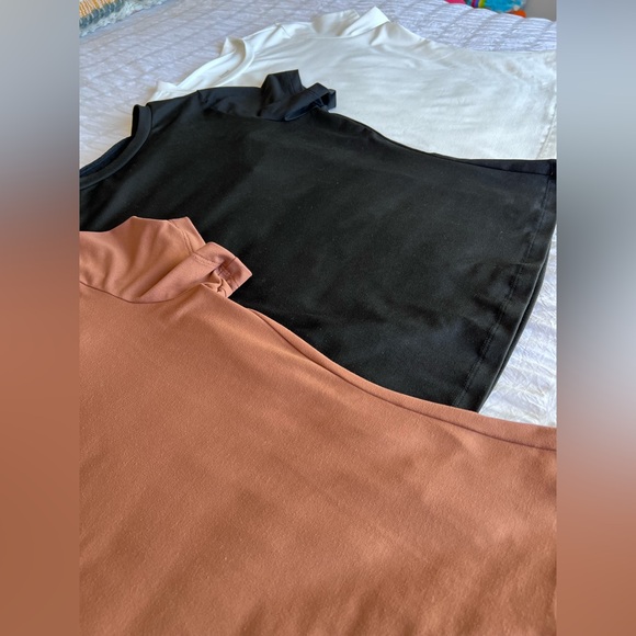 Women’s Stretchy Fitted Tee Shirt Set - Picture 3 of 5